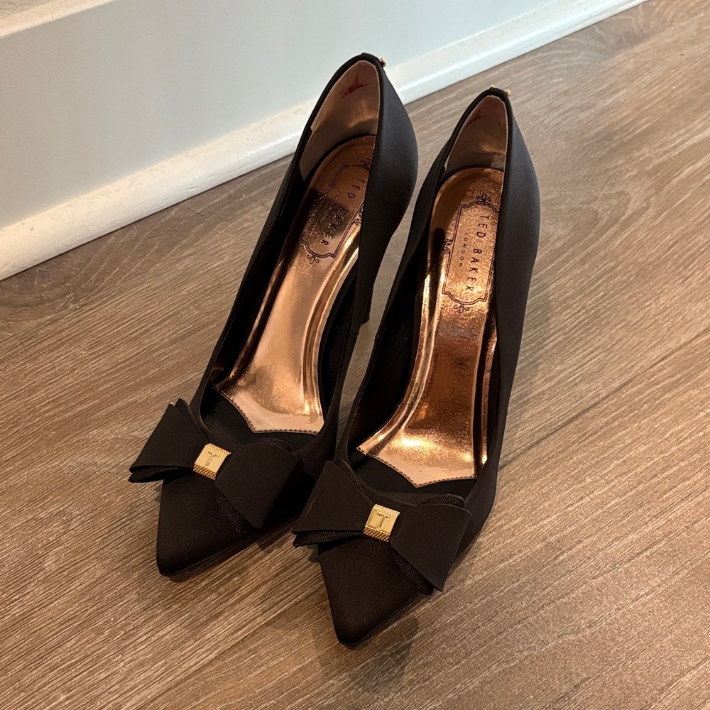 NEW IN BOX Ted Baker Azeline Black Heels with Bow Accent